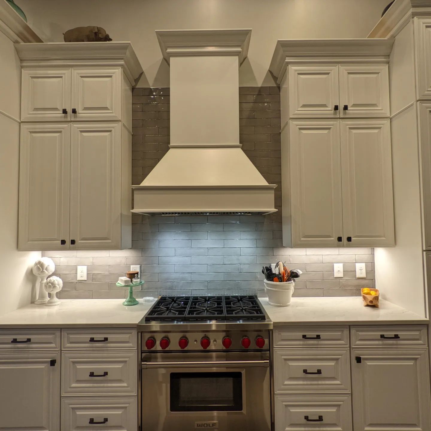 Kitchen Wall and Backsplash