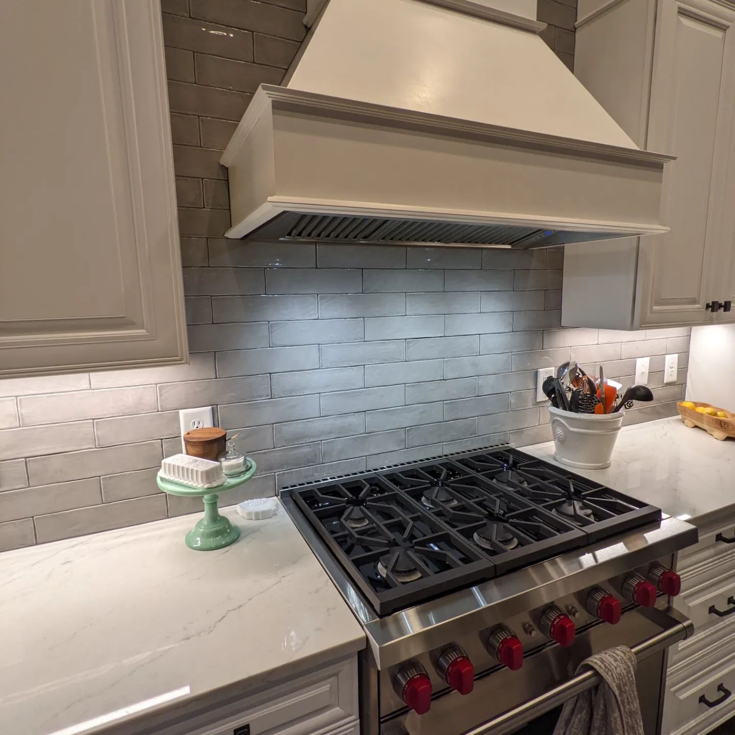 Kitchen Wall and Backsplash - Close-up